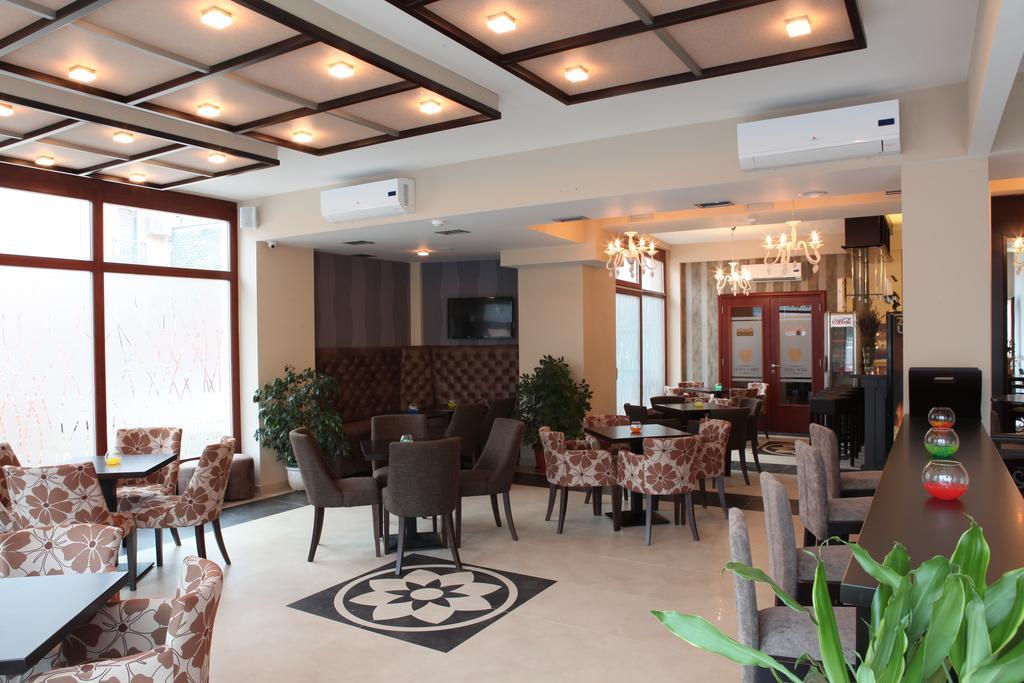 Garni Hotel Tema Nova Čačak Esterno foto