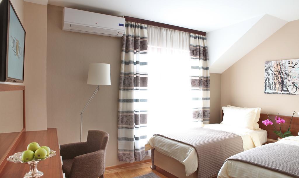 Garni Hotel Tema Nova Čačak Esterno foto