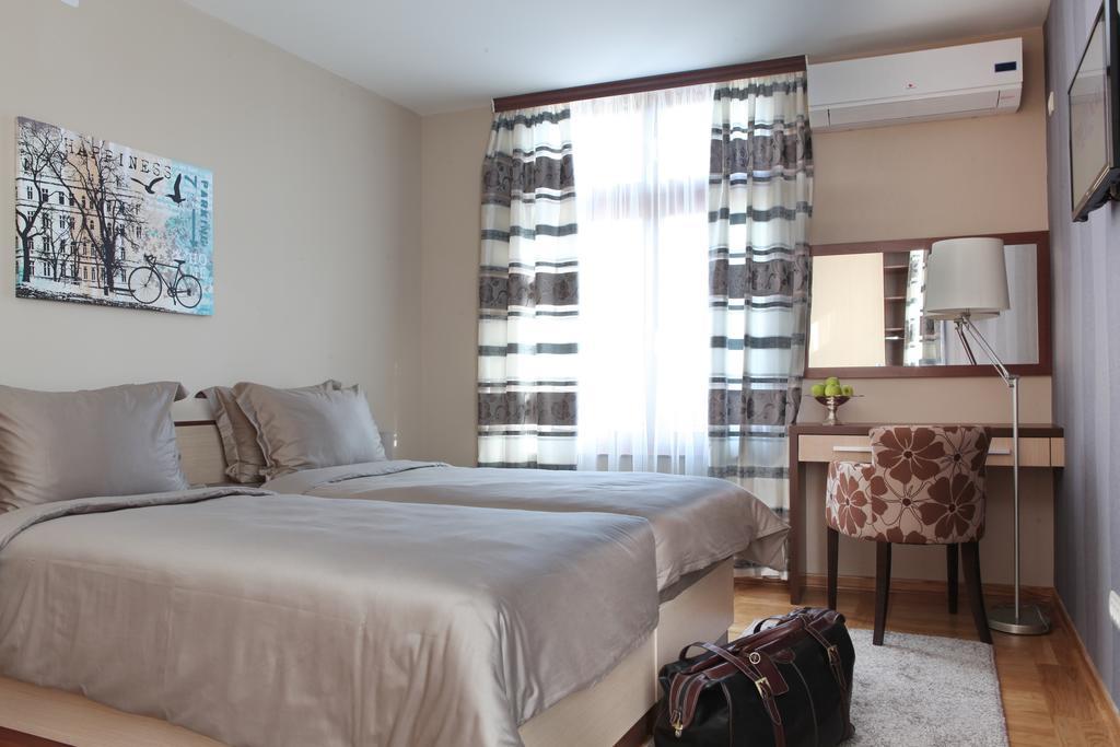Garni Hotel Tema Nova Čačak Esterno foto