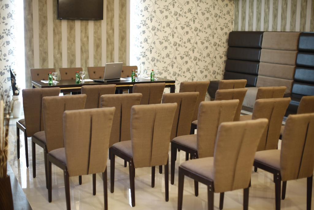 Garni Hotel Tema Nova Čačak Esterno foto