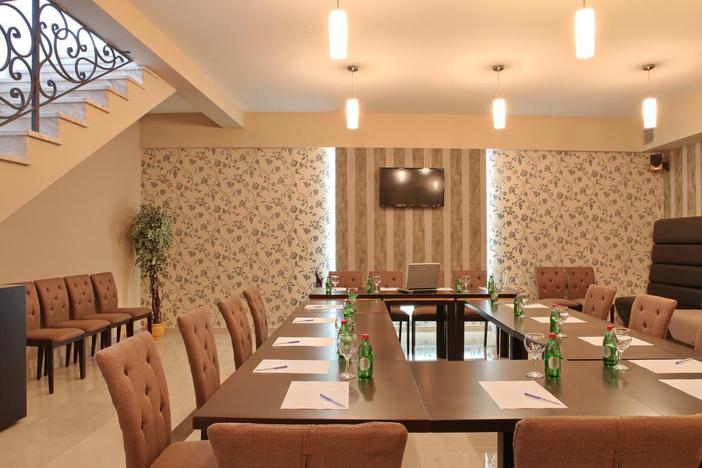 Garni Hotel Tema Nova Čačak Esterno foto