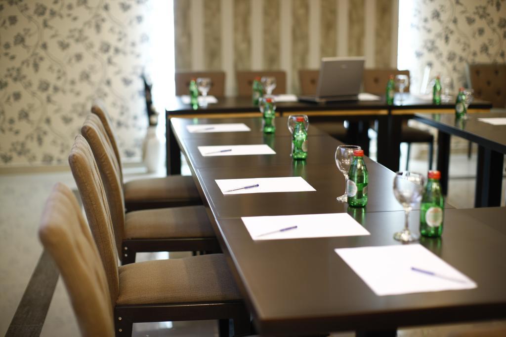 Garni Hotel Tema Nova Čačak Esterno foto